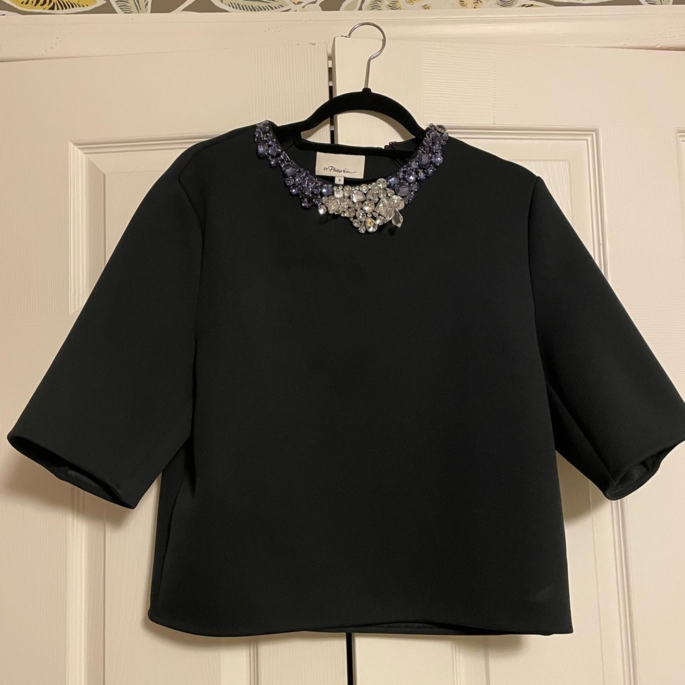 Women’ Black Cropped Blouse
